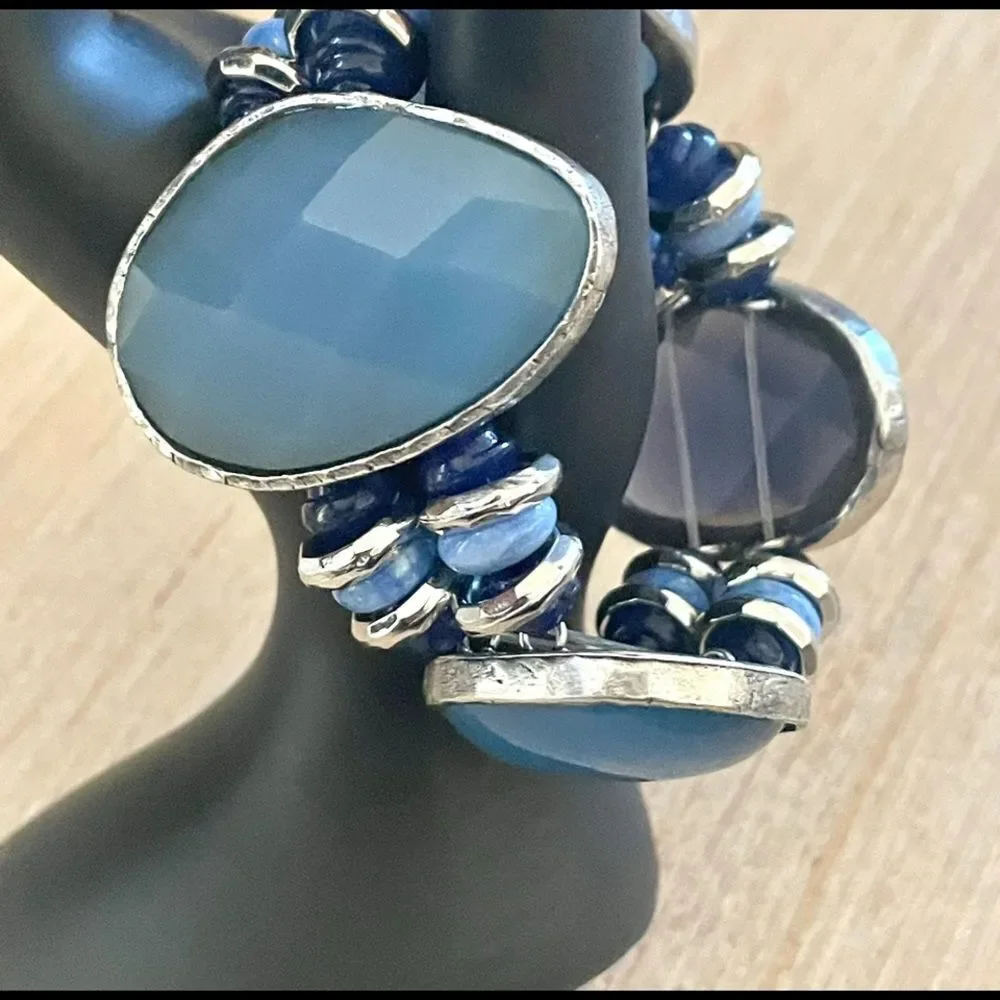 Blue beaded stretchy bracelet